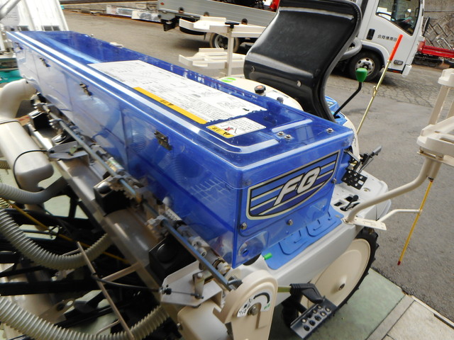 ヰセキ 乗用田植機 PQZ4-DULF 4条植 ロータリー植付 8.8ps 施肥