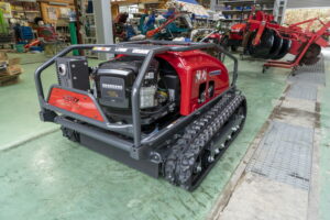 Atex アテックス ハイブリッドラジコン草刈機 神刈 かみがり 超特価で販売中 株式会社 かわかく農機 農機の販売 整備メンテナンス Atex アテックス ハイブリッドラジコン草刈機 神刈 かみがり 超特価で販売中 株式会社 かわかく農機 農機の販売 整備メンテナンス