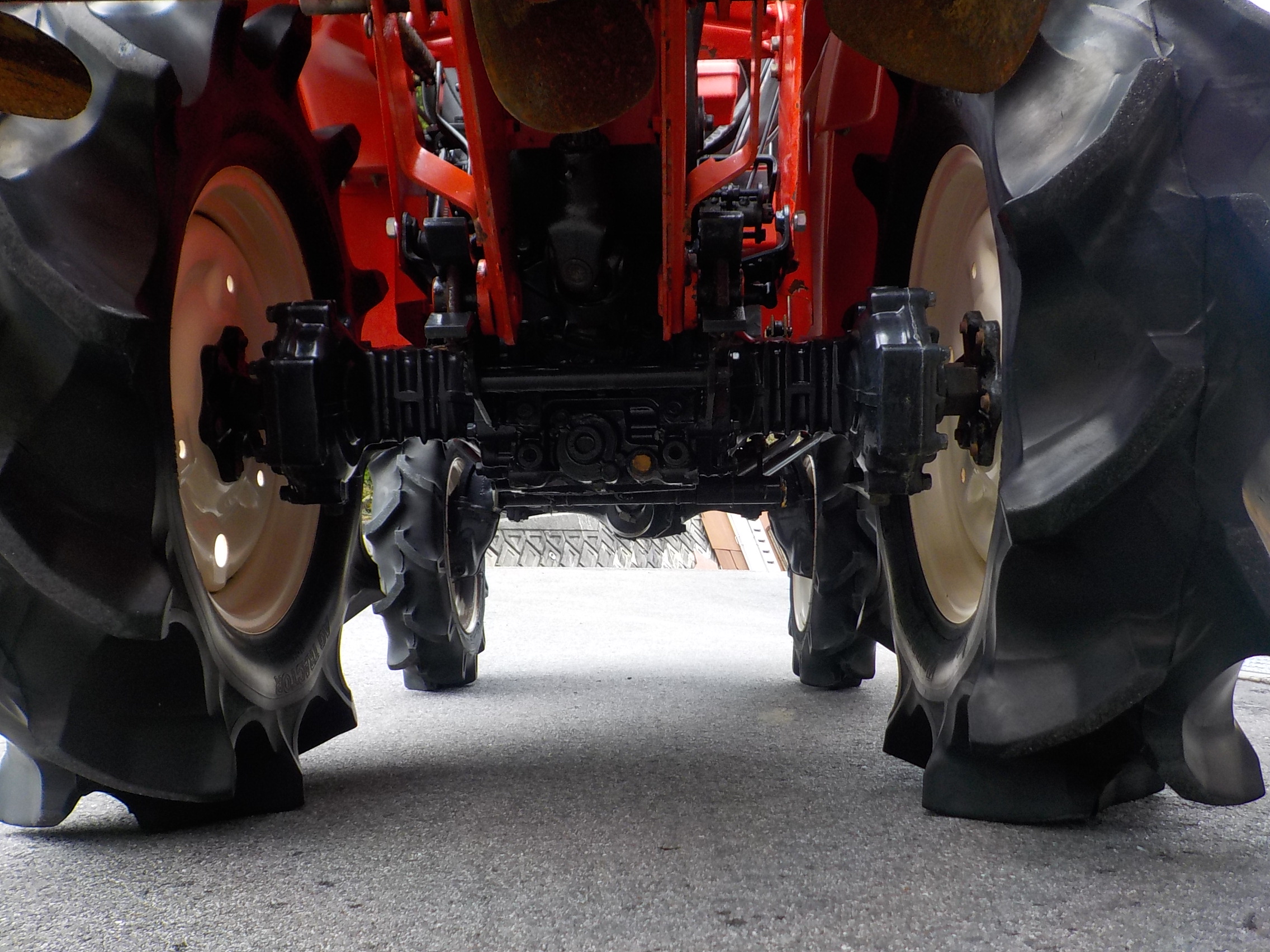 ヤンマー トラクター Ke-3DRSA1200A 13.5PS 使用時間250h 4WD