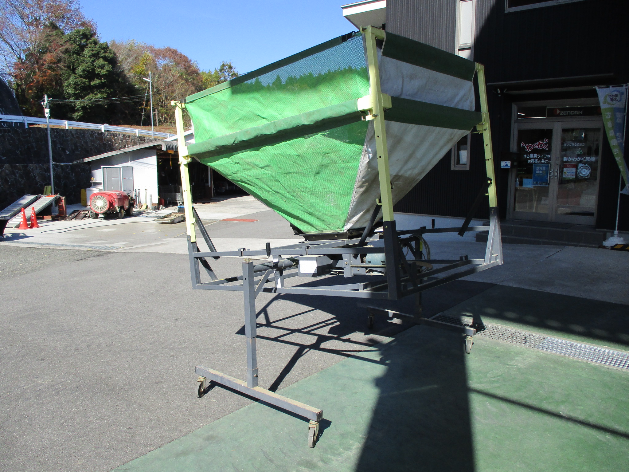 製品情報［穀類搬送機レザーコンテナ］｜農業機械・農機具・農業