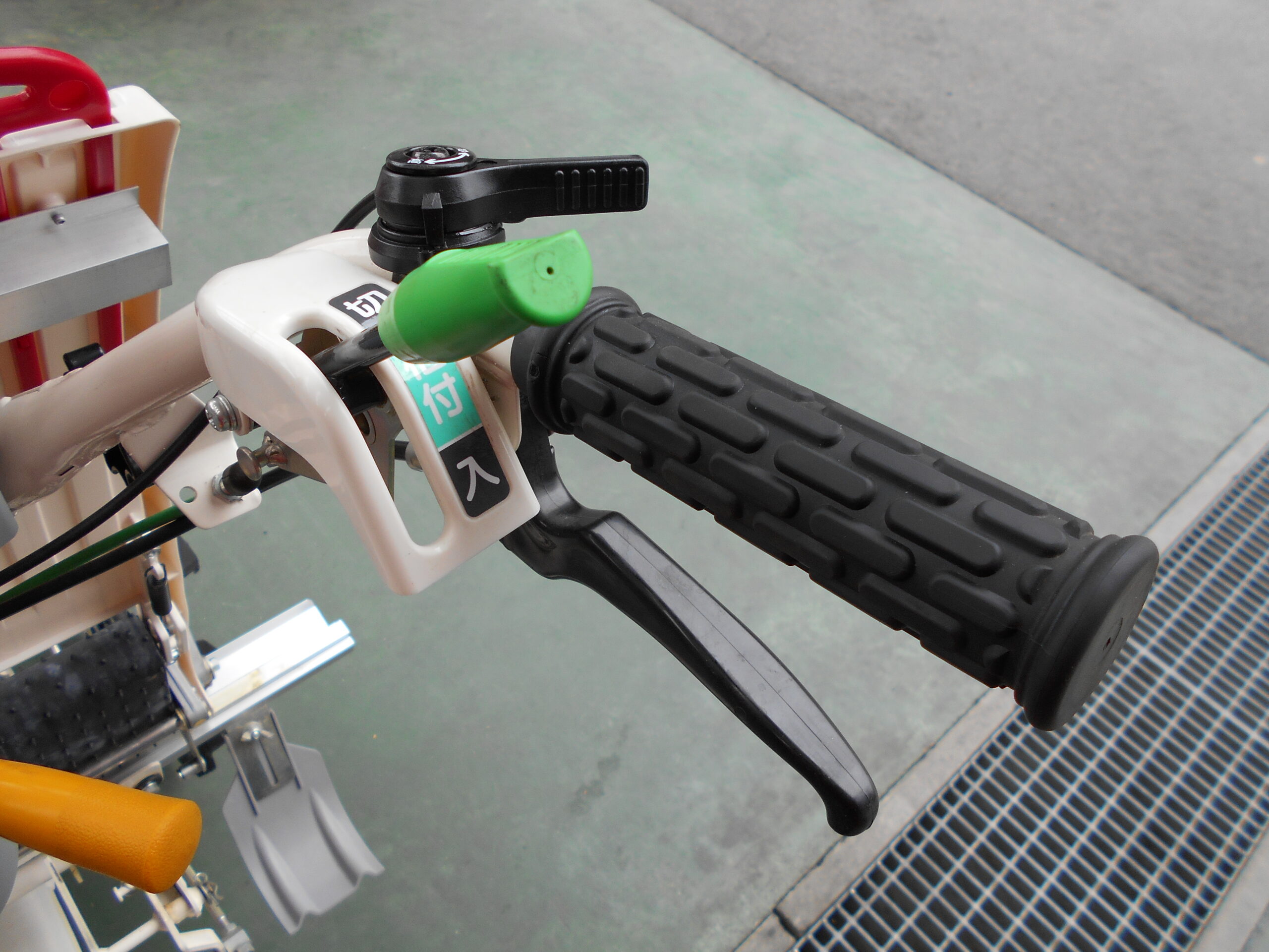 ヤンマー 歩行田植機 AP220-UL70A 2.1ps 2条植 2輪 油圧上昇
