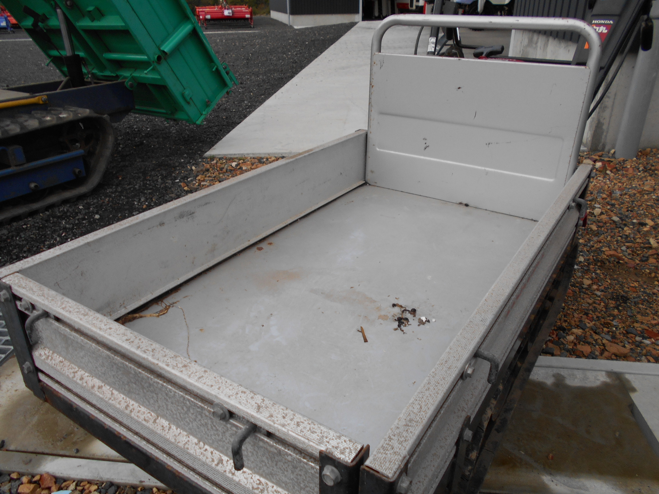 ホンダ クローラ運搬車 HP300 積載重量300kg クローラ ハンド