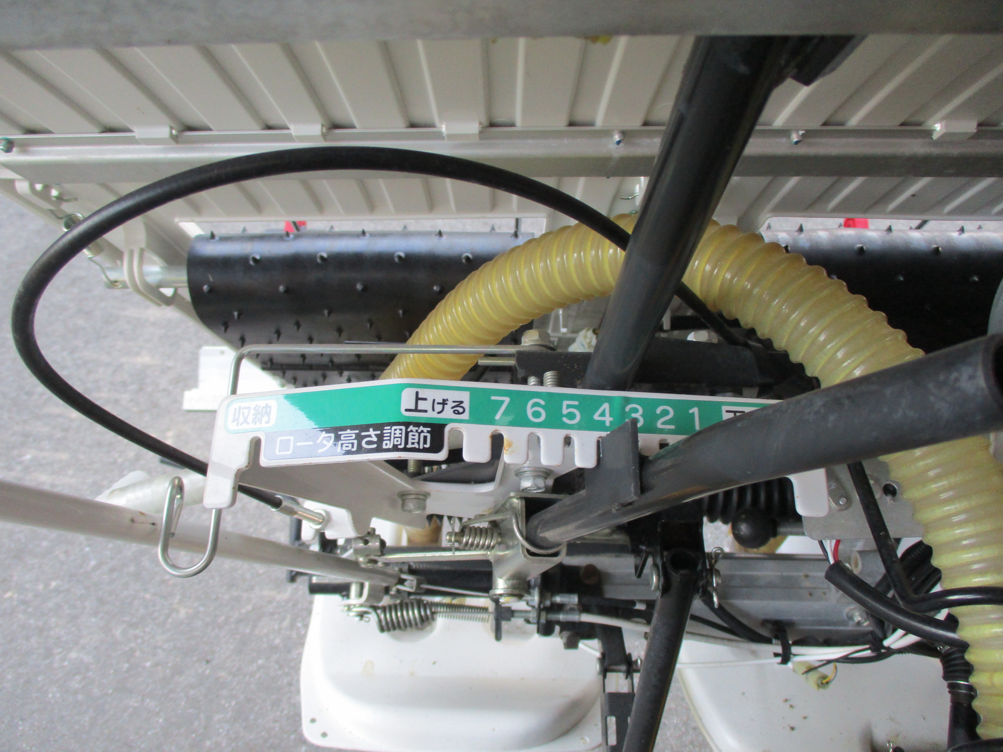 ヤンマー 4条植 田植え機 VP4C ペダル変速 6.2馬力 セル付き