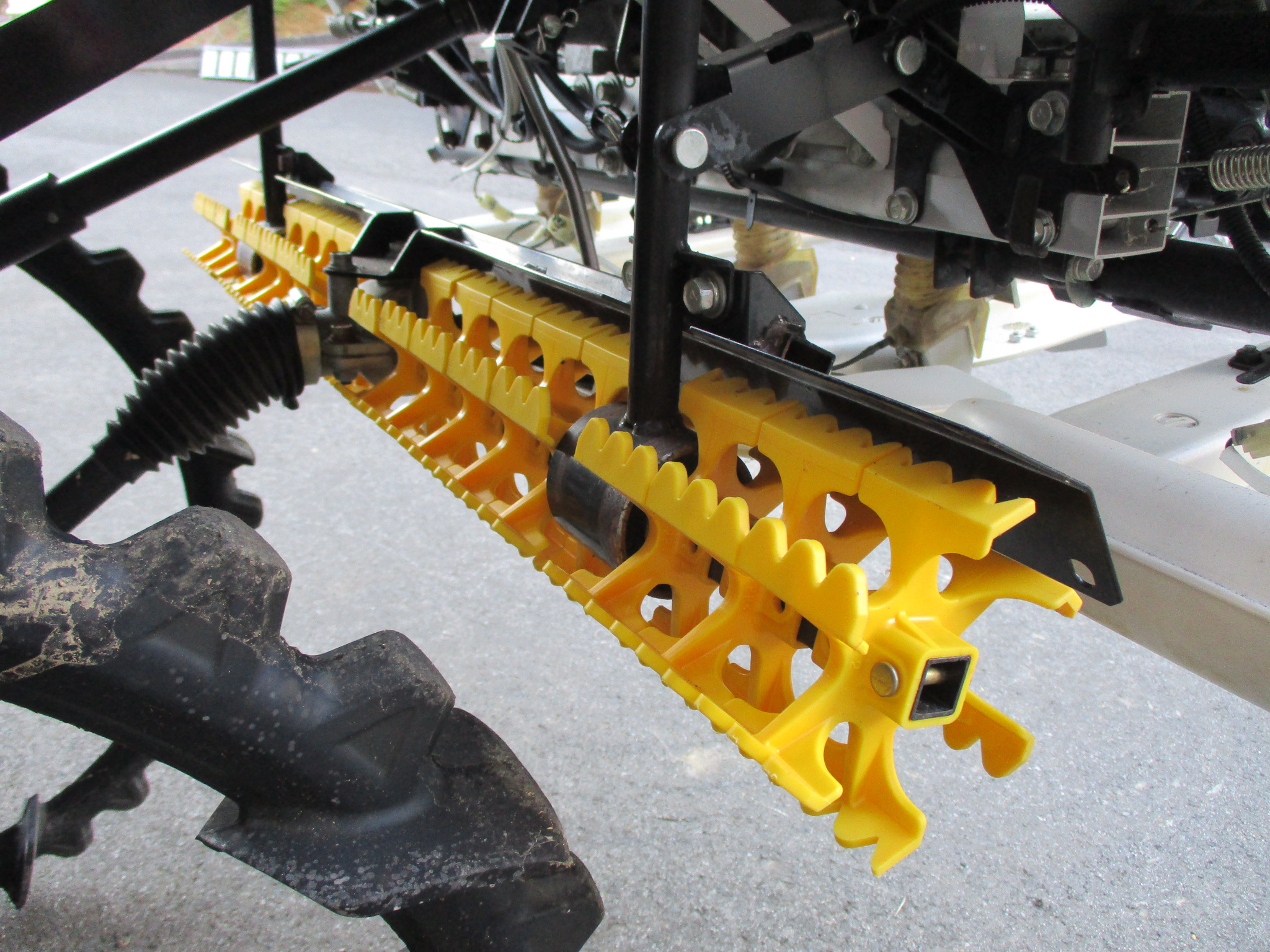 ヤンマー 田植機 YR4J 6.0ps 使用時間122h 4条植 ロータリ